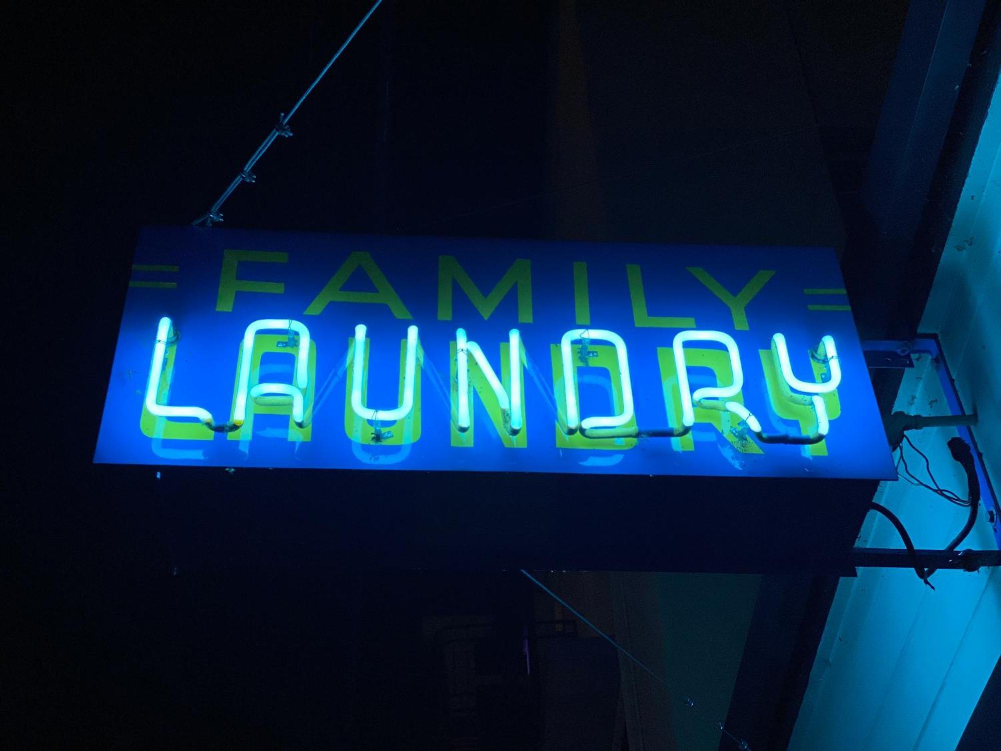 Family Laundry & Spa Sacramento Buitenkant foto